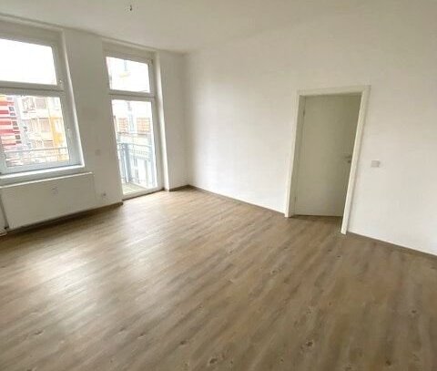 Nachmieter gesucht. sonnige preiswerte 2-R-Wohnung in MD-Alte Neustadt im BLK.54m² zu vermieten.