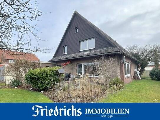 Modernisierungsbedürftiges Ein-/Zweifamilienhaus mit zwei Garagen und Gartenbereich in Hundsmühlen