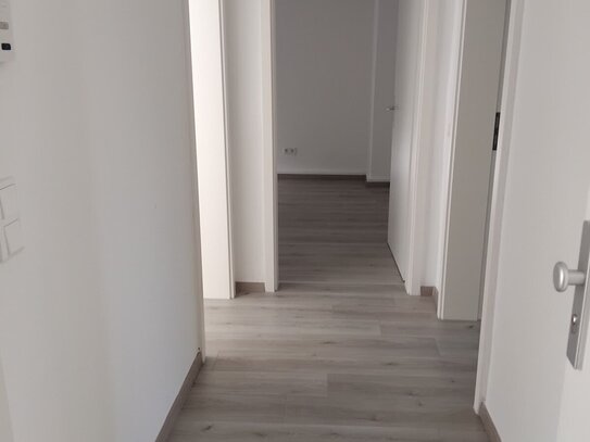 Traumhaft schöne komplett sanierte 2 Zimmer DG Wohnung in Gelsenkirchen zu vermieten!!!