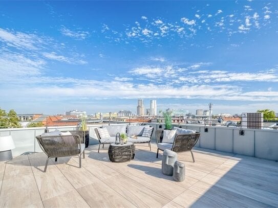 Moderne Wohnlandschaft in saniertem Altbau mit Ontop-Terrasse