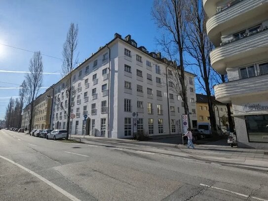 3 Zimmer * WG Geeignet * Leopoldstr. * Neu Renoviert * ab dem 01.12.