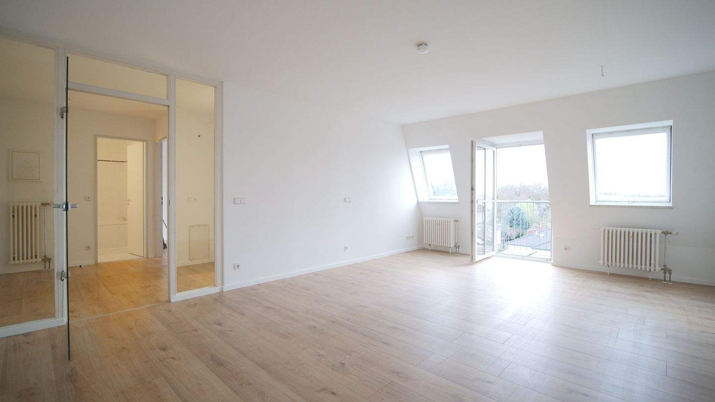 Herrliche Dachgeschoss 2-Zimmer-Wohnung mit Balkonen - Foto 1