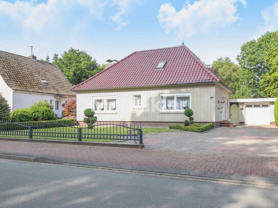 Gartenromantiker aufgepasst! Stilvoller Bungalow mit parkähnlichem Grundstück in idyllischer Lage