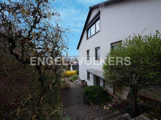 Großzügiges Zweifamilienhaus in idyllischer Lage