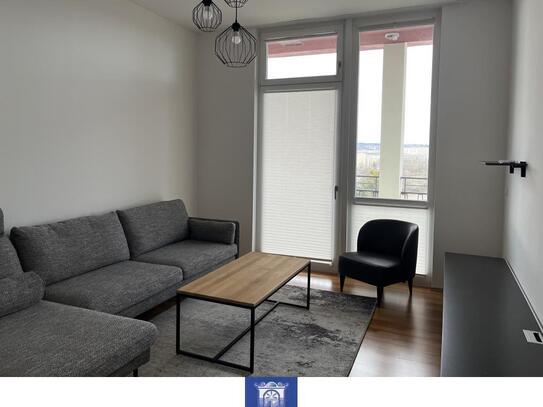 Voll möblierte Dachwohnung mit Balkon und tollem Fernblick unweit vom Großen Garten!