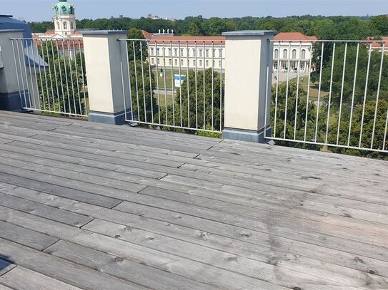 Traumhaftes Dachgeschoss mit Aufzug, Klima, großer Terrasse u. wunderschönem Blick aufs Schloss Charlottenburg