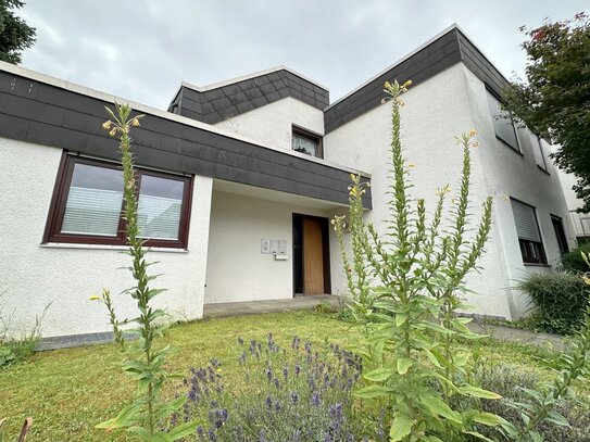 Stadtnaher Wohntraum: geräumige 5,5 - Zimmer-Wohnung mit Garten und gemütlicher Terrasse