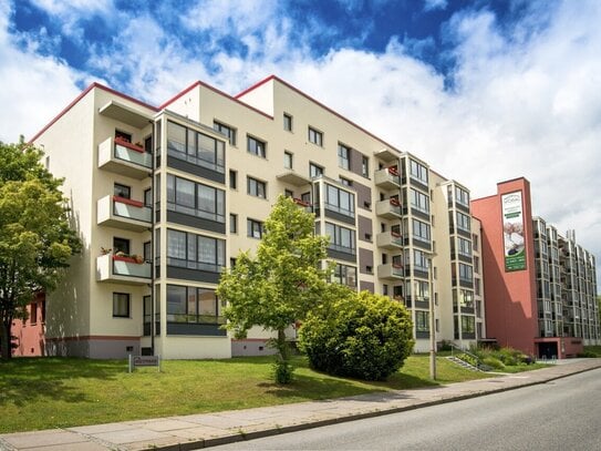 Seniorengerechte 1,5-Raum-Wohnung mit Aufzug, Balkon und Concierge im Haus in der oberen Stadt Saalfelds