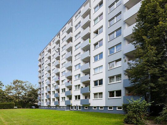 Großzügige 2-Zimmer-Wohnung mit Tageslichtbad und Balkon für Singles und Paare