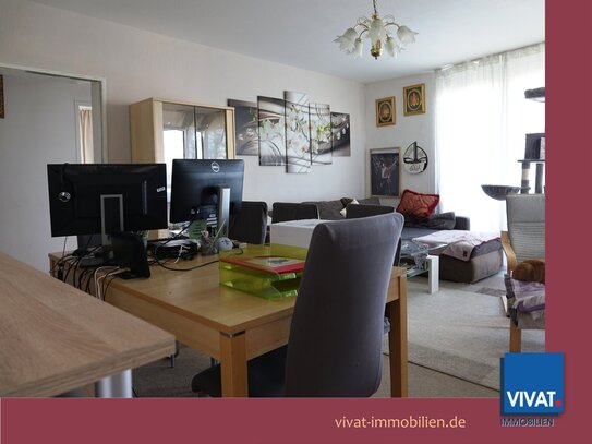 5-Zimmer-Wohnung mit 2 Bädern, Balkon, großer Aussicht und Stellplatz.