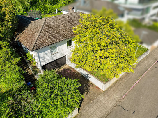 Traumhaftes Grundstück mit Turmbergblick! Bungalow - Terrasse und Garten in Südausrichtung!