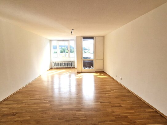 sonnige 2 Zi, Whg, in guter Innenstadtlage, saniert, hochwertige EBK, Balkon und Loggia