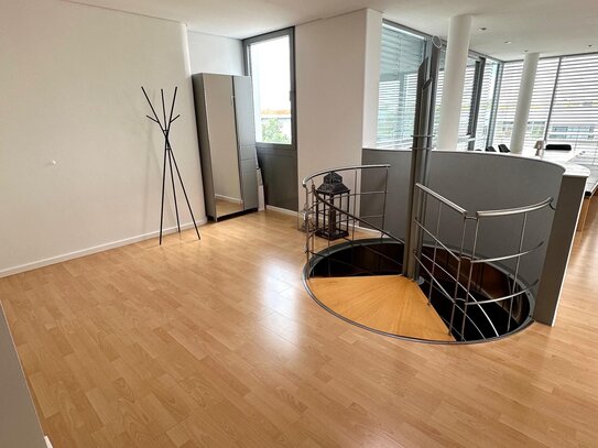 Exklusive großzügige 5-Zimmer Penthouse Wohnung mit Büro insgesamt 249,5m² Wfl. für Wohnen und Arbeiten