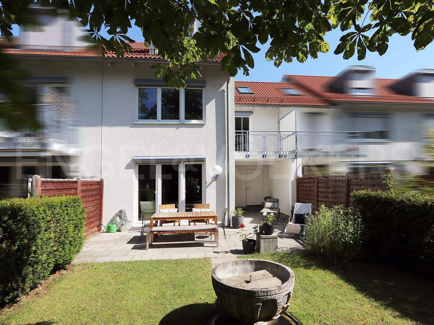                                                              ENGEL &amp; V&Ouml;LKERS - Familienfreundliches Reihenmittelhaus in begehrter Lage von O&hellip;                                                       in Hohenbrunn (München)