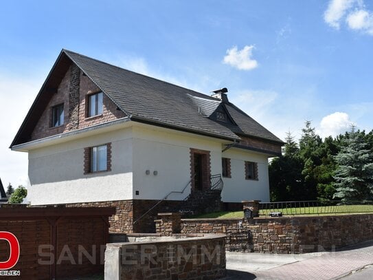 Ein-/ Zwei- Familienhaus mit großer Werkstatt/Garage (75 m²) und Keller