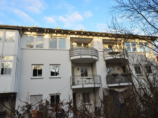 Freie, helle 2-Zi.-Whg. mit Einbauküche und Balkon in Regensburg Süd/ Uninähe