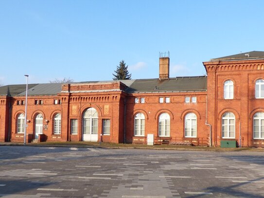 Büroeinheit am nördlichen Bahnhofsausgang zu vermieten.