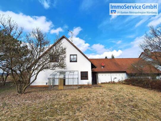 LAUF-NEUNHOF: Gepflegtes und großzügiges Einfamilienhaus mit Doppelgarage und schönem Garten!