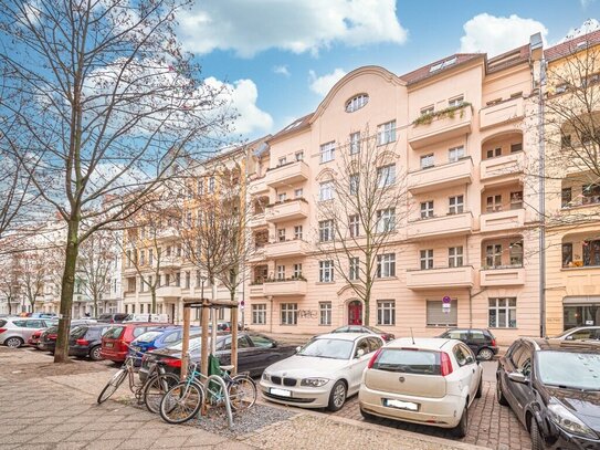 Altbauflair für Kapitalanlegende - vermietete 2-Raumwohnung im Prenzlauer Berg