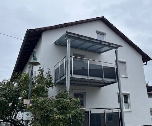 Helle 2,5-Zimmer Wohnung mit Balkon im 2 Stock