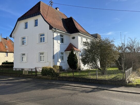 Geräumige 3-Zimmerwohnung mit Balkon, Gartennutzung und Wohnküche mit Einbauküche