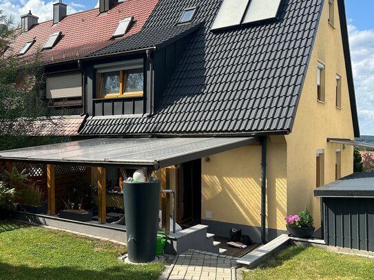 Die Maklerinnen präsentieren: BUBENREUTH-HAUS zum Preis einer Wohnung