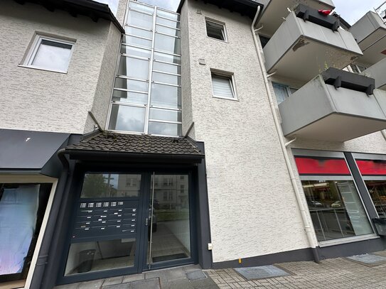 Gut geschnittene, familienfreundliche 3-Zimmer-Wohnung mit Garage und EBK in Solingen Gräfrath