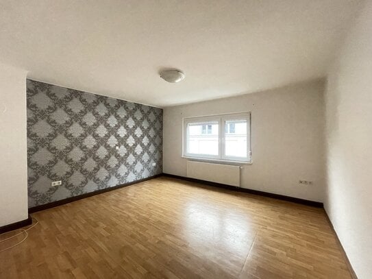 Helle 3 Zimmer, Küche und Bad Wohnung mit Balkon an Selbstzahler