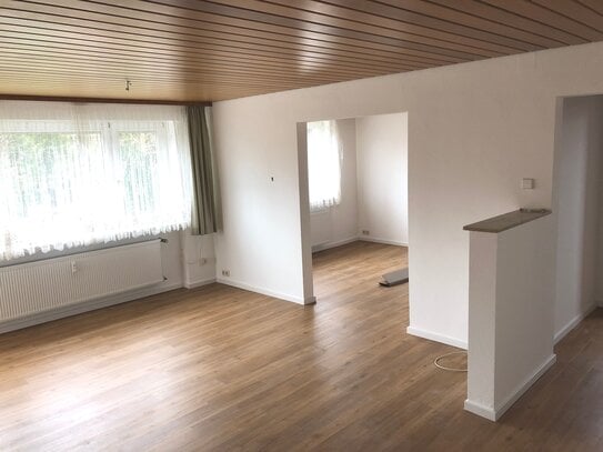 3 1/2 Zimmerwohnung mit EBK und überdachtem Balkon