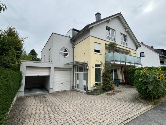 Dachgeschosswohnung mit großem Balkon in guter Lage