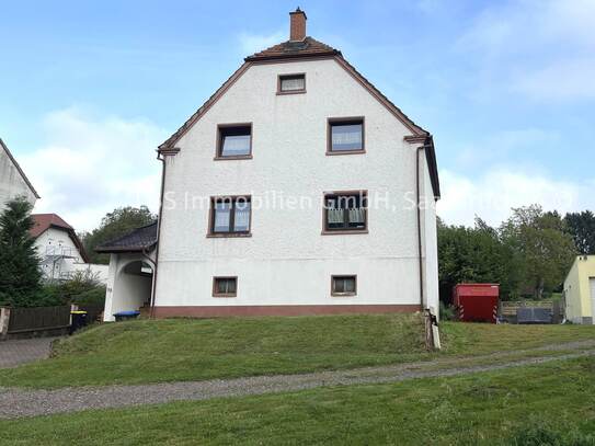 Freistehendes Einfamilienhaus mit großer Garten-/Wiesenanlage