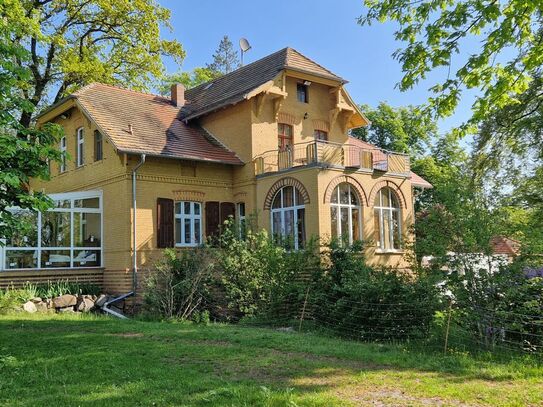 Fabrikantenvilla mit gr. Landbesitz, Pferdezucht/Sport Jagd