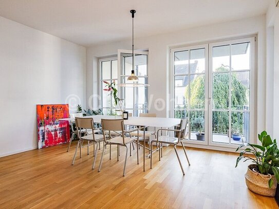 Schicke moderne 2-Zimmer-Wohnung mit Balkon im zentralen Hamburg-St. Georg