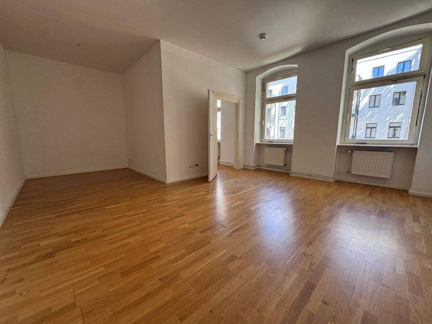 1 - Zimmerwohnung auf der Schönhauser Allee! - Foto 1