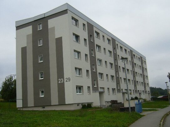 Schöne Drei-Raum Wohnung mit Balkon und Dusche in ruhiger Lage Schwarzenberg-Heide zu vermieten!