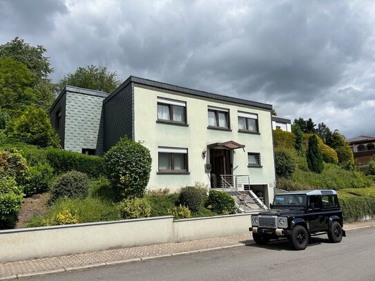 Freistehendes Einfamilienhaus mit schönem Garten in begehrter Lage von Sulzbach