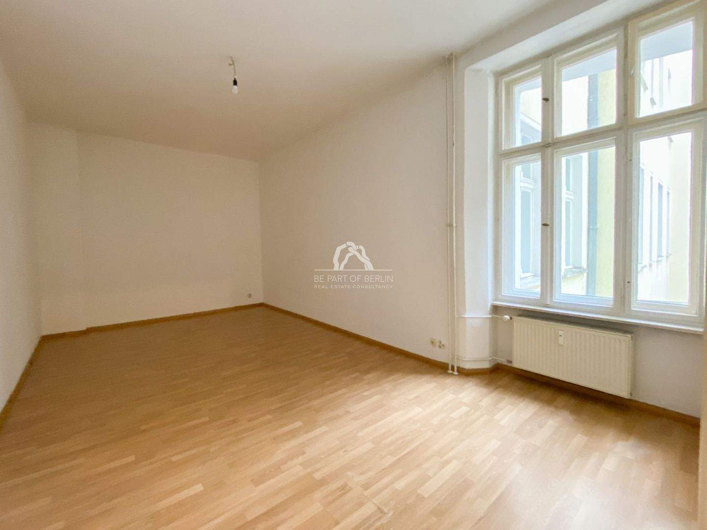 DIREKT AM BOXI | 1 ZIMMER-WOHNUNG | RUHIGER SEITENFLÜGEL | PROVISIONSFREI