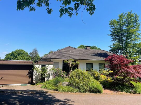 Sehr gepflegter Winkel-Bungalow in bevorzugter Höhenlage von Mettlach mit 15 ar tollem Garten!