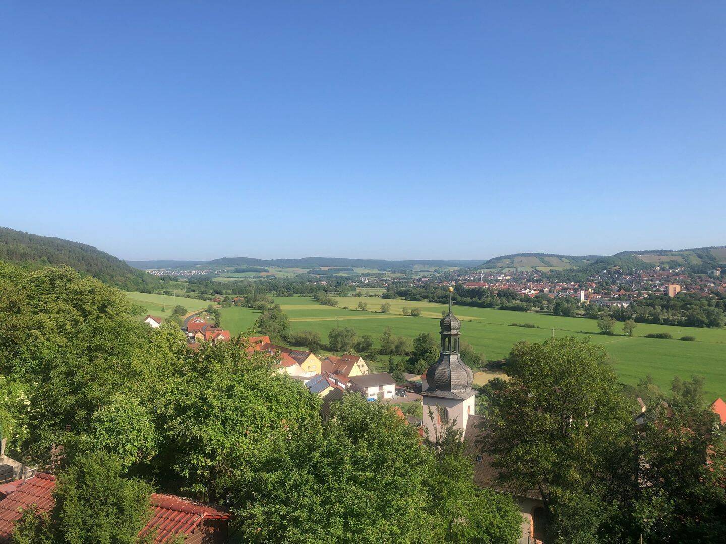                                                               M&ouml;blierte Einliegerwohnung mit einzigartigem Ausblick                                                       in Fuchsstadt (Bad Kissingen)