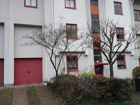 Erstbezug nach Modernisierung, 3-Raum-DG-Wohnung mit Balkon und Garagenstellplatz in Darmstadt