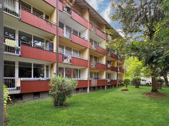 Sofort bezugsfrei! Große 1-Zimmer-Wohnung mit ruhigem Westbalkon