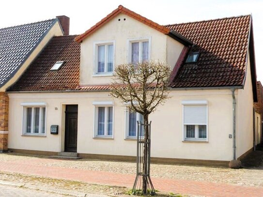 solides Stadthaus auf großem Grundstück in Usedom Stadt