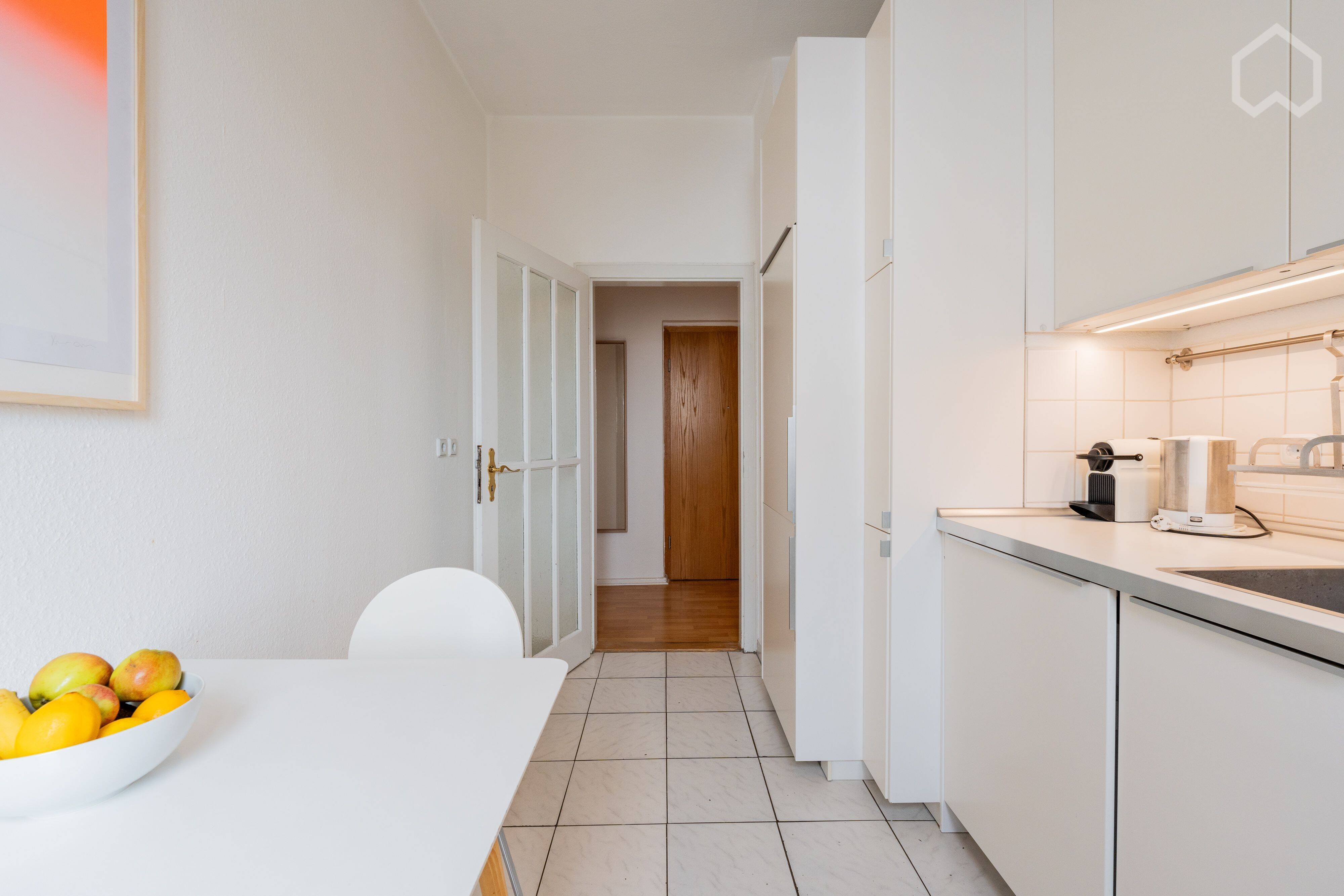 Bright 1 bedroom 1 living room flat - Top Location in Mitte - Modern Furniture - Photo 1