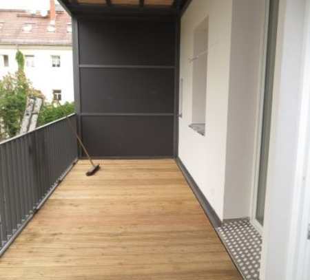 GROßER BALKON - 4 Raumwohnung mit Echtholzparkett, begehbaren Kleiderschrank,modernen Fliesen,Lift