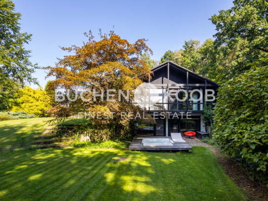 Architektenhaus auf parkähnlichem Grundstück in Hittfeld-Waldesruh