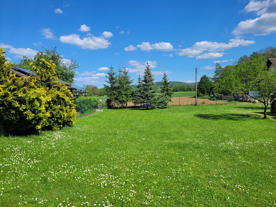 - reserviert - Herrliches Baugrundstück, naturnah und mit unverbaubarem Blick zum Staffelberg