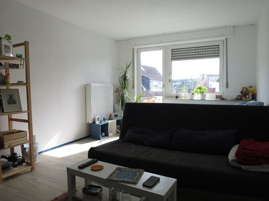 Helles Apartment mit Balkon und schönem Talblick, kurzfristig beziehbar