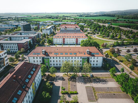 PRE-Park - Günstige Miete + NK, 1a Energie-Effizienz, Parken am Haus, BAB-Anschluss