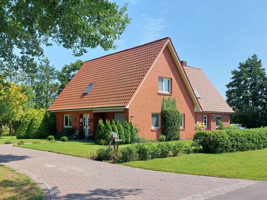 Charmantes Einfamilienhaus in idyllischer Lage in Apen / Tange + Einliegerwohnung + Garten + optional 1ha Wiese direkt…