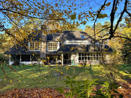 Eine Perle in der Nordheide. Kernsaniertes Landhaus für die große Familie in Bendestorf.